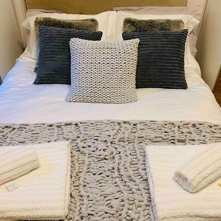 Luxury Fulham Flat With 5* Touches Nr River Thames Londra Esterno foto
