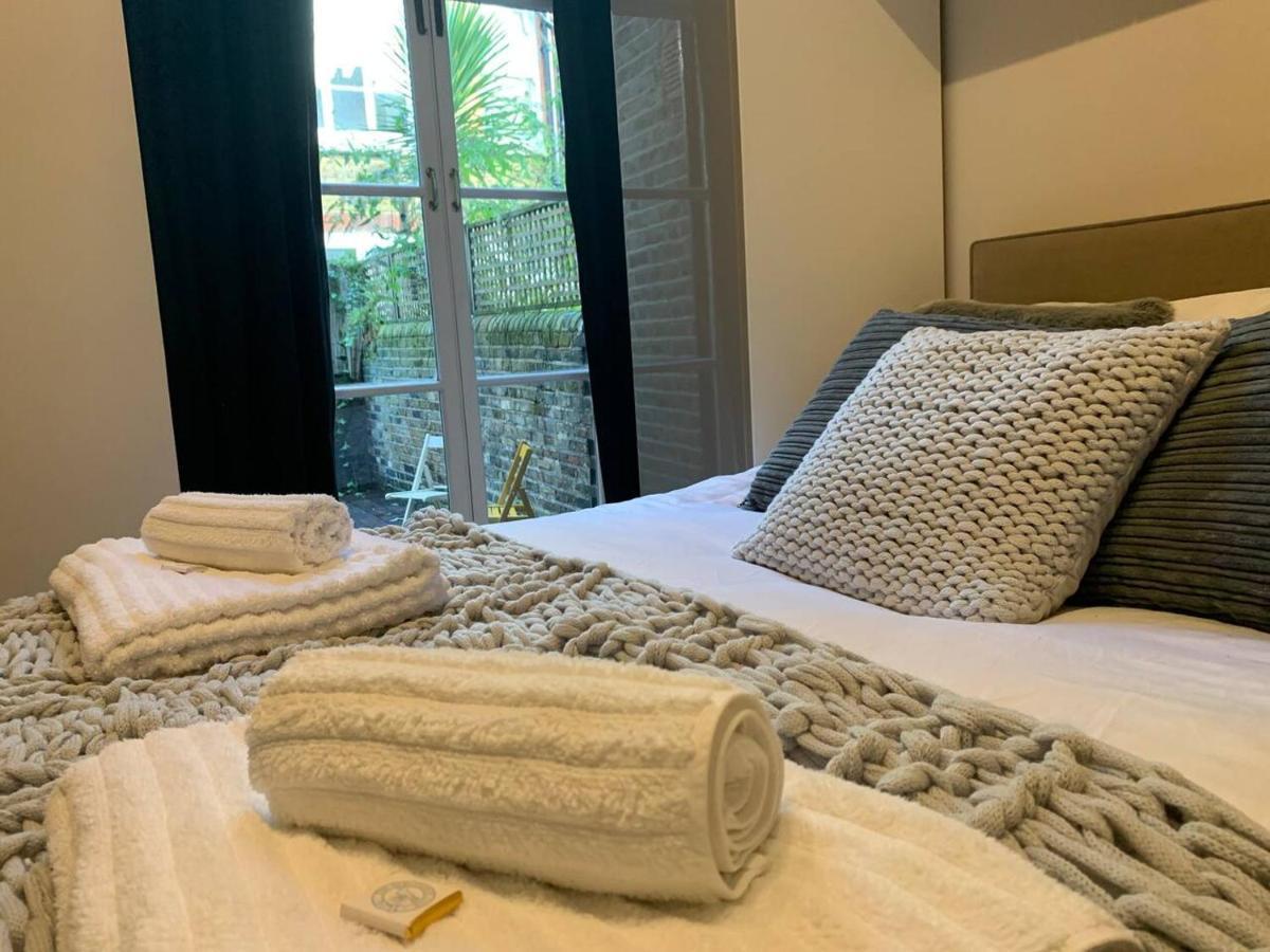 Luxury Fulham Flat With 5* Touches Nr River Thames Londra Esterno foto