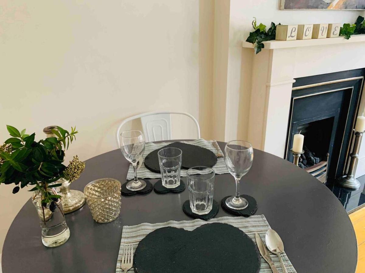 Luxury Fulham Flat With 5* Touches Nr River Thames Londra Esterno foto